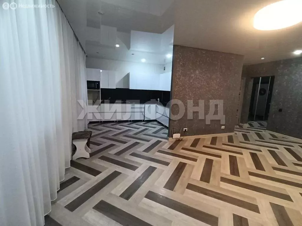 3-комнатная квартира: Абакан, улица Чертыгашева, 166 (78 м) - Фото 1