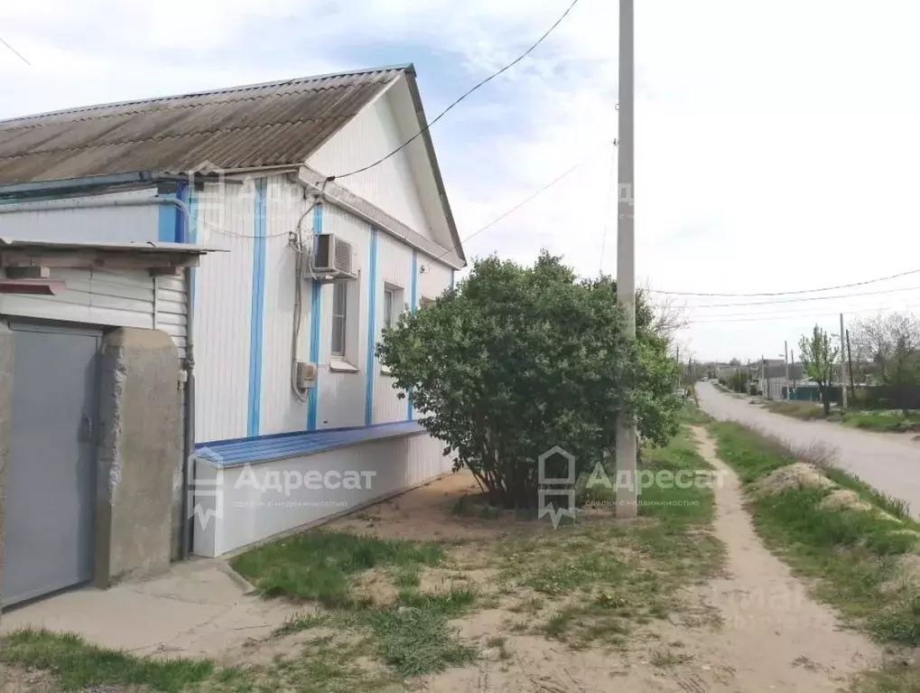 Дом в Волгоградская область, Волгоград ул. Михаила Чембарова (53 м) - Фото 1