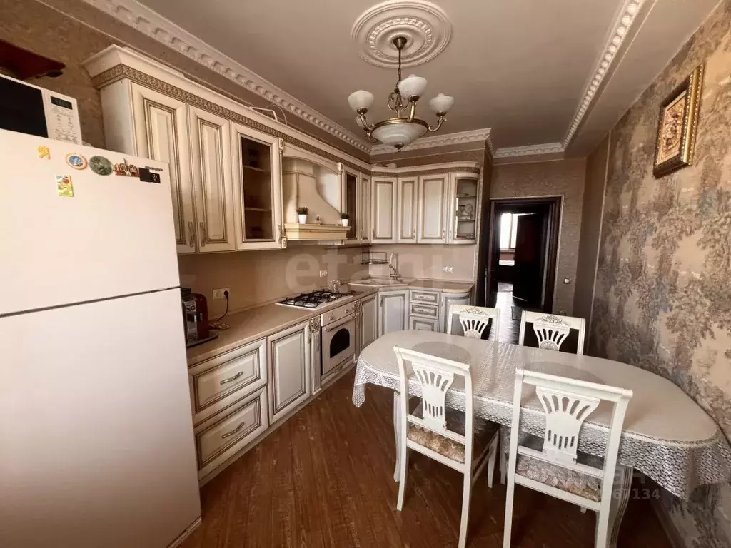 2-к кв. Дагестан, Махачкала ул. Гайдара Гаджиева, 22Б (75.0 м) - Фото 1