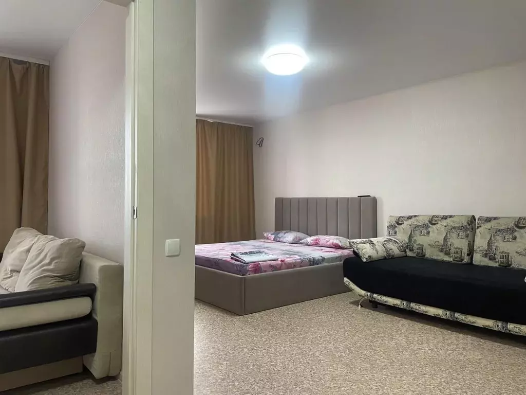 1-к кв. Саратовская область, Саратов Кавказская ул., 22 (43.0 м) - Фото 0