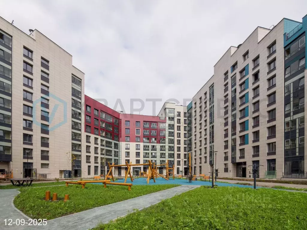 Помещение свободного назначения в Омская область, Омск ул. Александра ... - Фото 0