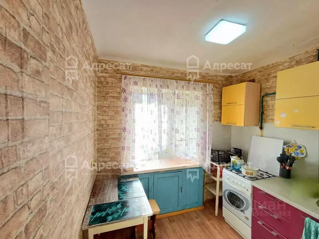 2-к кв. Волгоградская область, Волгоград ул. Дзержинского, 6 (45.8 м) - Фото 0
