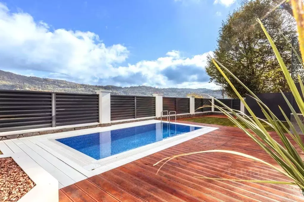 Дом в Краснодарский край, Сочи Новый Сочи мкр, ул. Цюрупы, 27 (200 м) - Фото 2