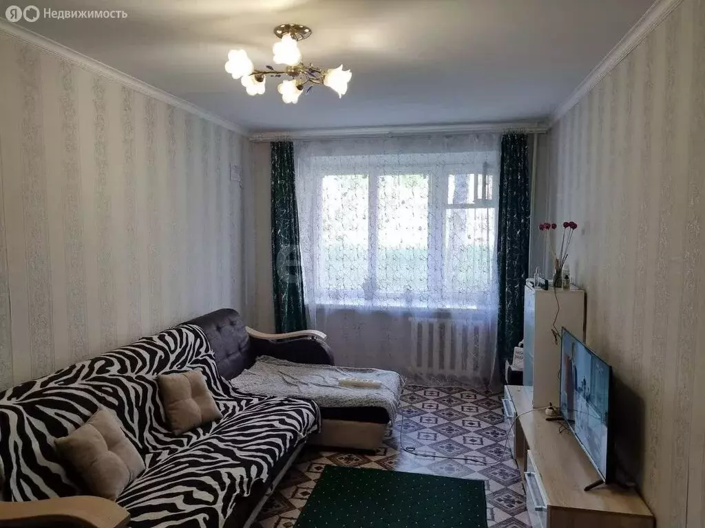 2-комнатная квартира: Чернушка, улица Нефтяников, 8Б (46.2 м) - Фото 1