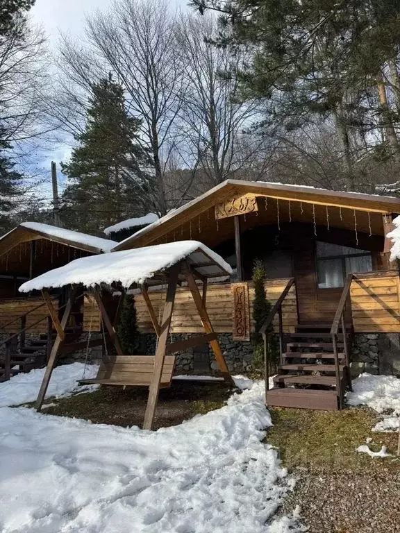 Дом в Карачаево-Черкесия, Зеленчукский район, с. Архыз ул. Лесная, 14 ... - Фото 1