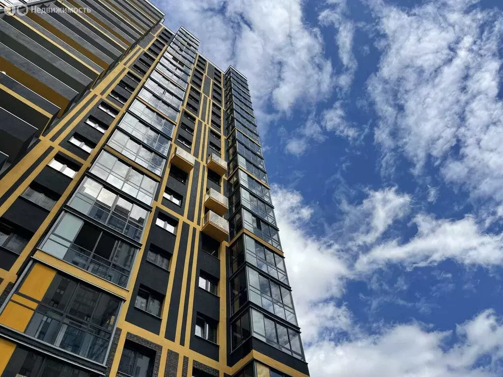 2-комнатная квартира: Екатеринбург, Таватуйская улица, 14А/2 (64.3 м) - Фото 1