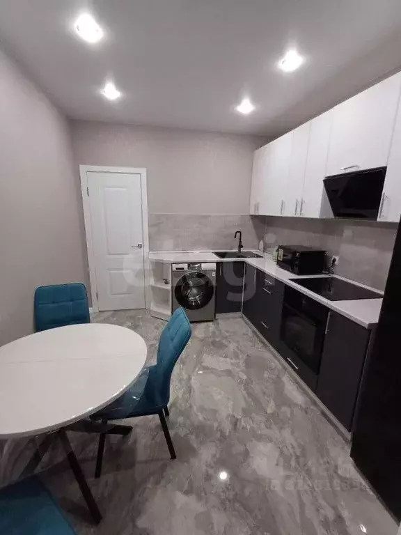 2-к кв. Тюменская область, Тюмень ул. Тимофея Кармацкого, 11 (55.0 м) - Фото 1