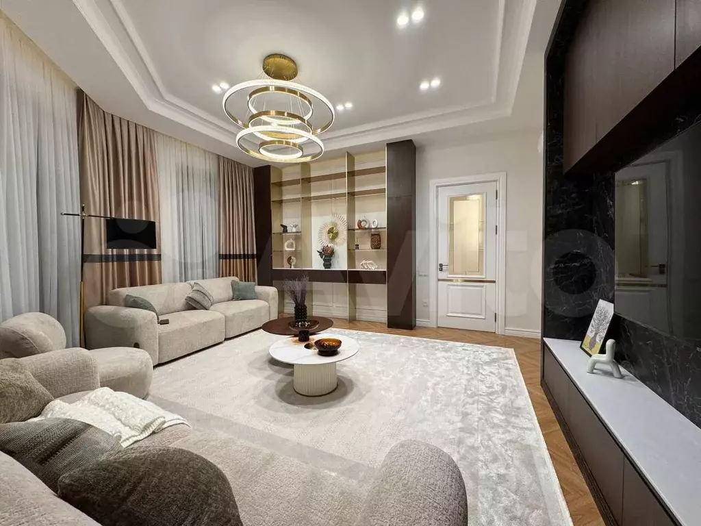 5-к. квартира, 140 м, 4/7 эт. - Фото 1