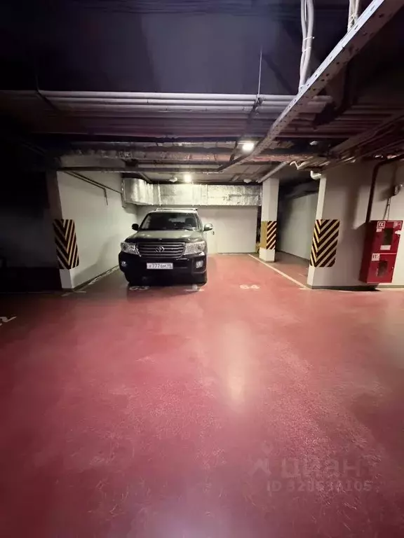 Гараж в Санкт-Петербург 10-я Васильевского острова линия, 17к2 (13 м) - Фото 1