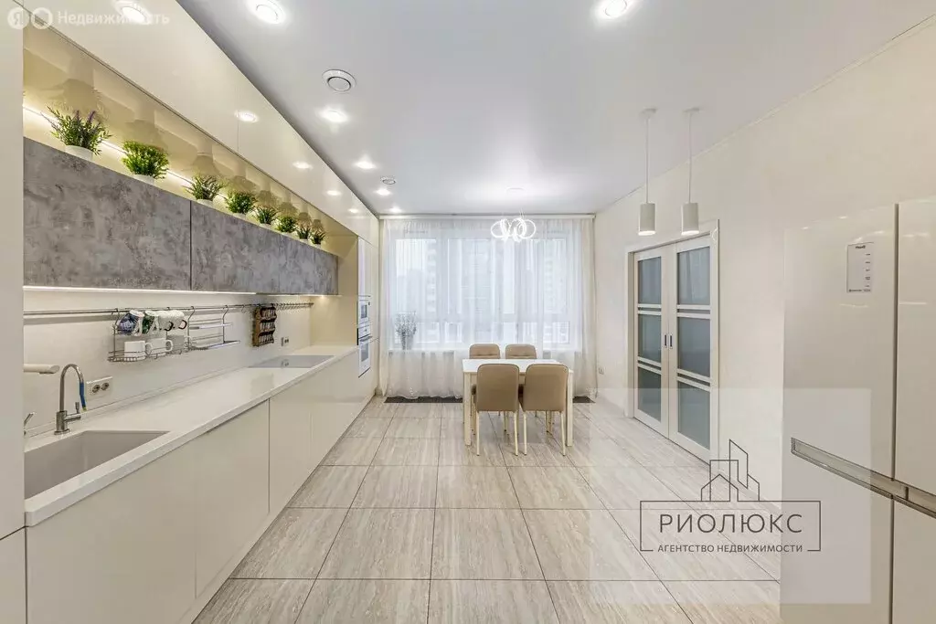 3-комнатная квартира: Челябинск, проспект Героя России Е.Н. Родионова, ... - Фото 1