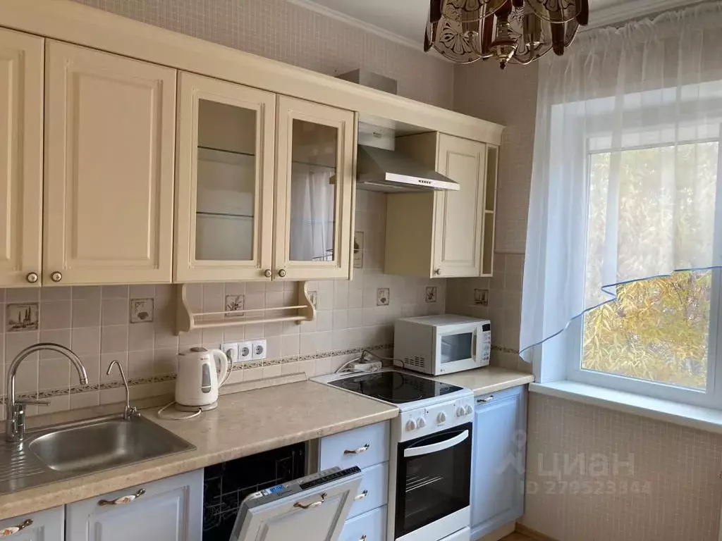 2-к кв. Омская область, Омск ул. Дмитриева, 1/3 (53.0 м) - Фото 1