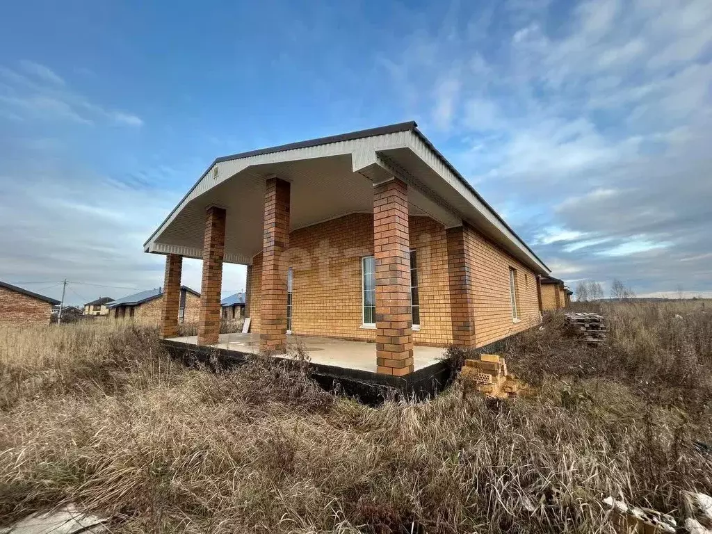 Дом в Башкортостан, Уфимский район, Русско-Юрмашский сельсовет, д. ... - Фото 1