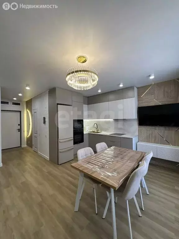 1-комнатная квартира: Тюмень, улица Тимофея Чаркова, 93 (53 м) - Фото 2