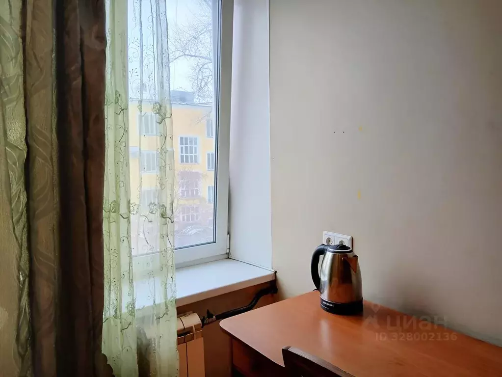 Комната Кемеровская область, Новокузнецк ул. Кирова, 17 (14.0 м) - Фото 2