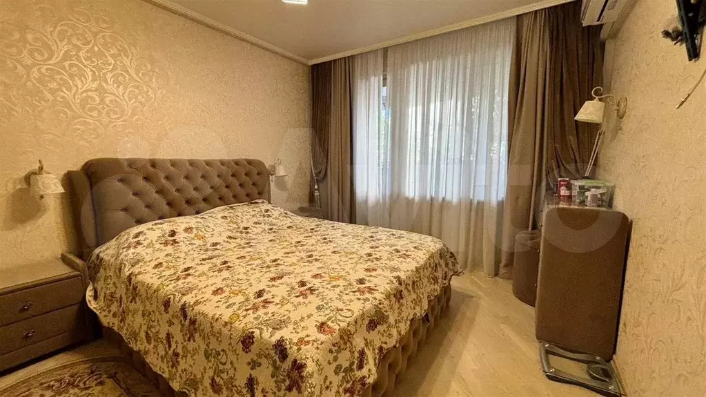 3-к. квартира, 80м, 2/5эт. - Фото 1