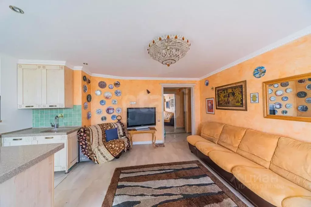 3-к кв. Саратовская область, Саратов Московская ул., 135/144 (72.8 м) - Фото 1