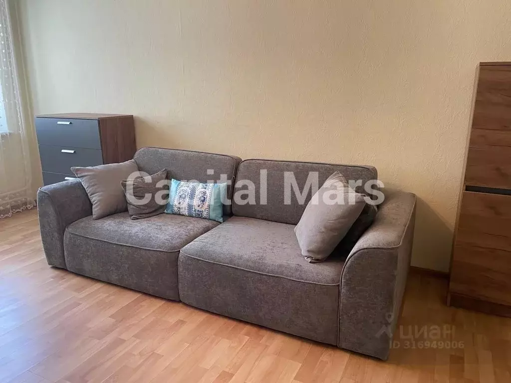 3-к кв. Москва ул. Академика Анохина, 7 (79.0 м) - Фото 0