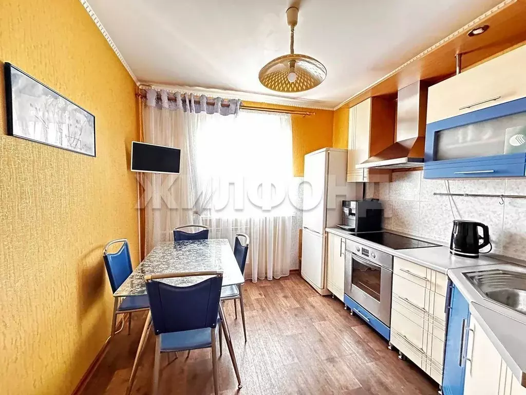 3-к кв. Ханты-Мансийский АО, Когалым Молодежная ул., 10 (65.0 м) - Фото 0