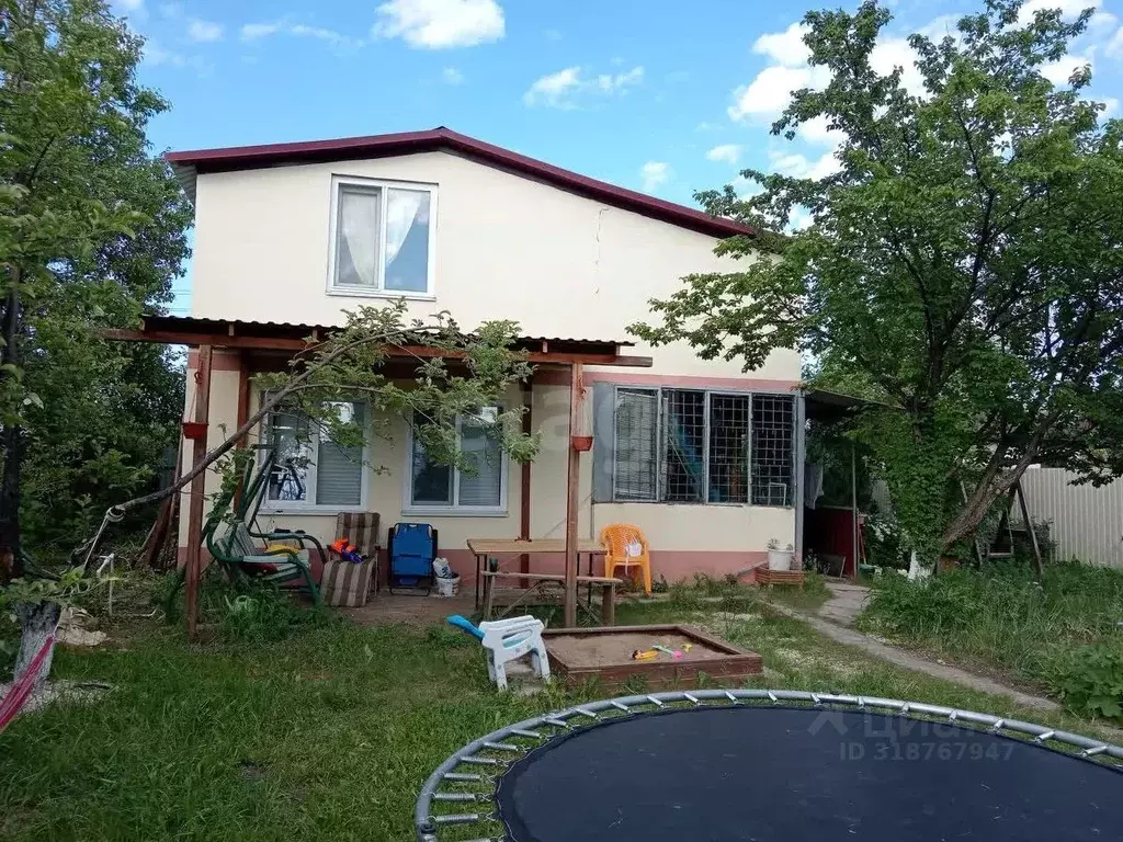 Дом в Саратовская область, Энгельсский район, Красноярское ... - Фото 1