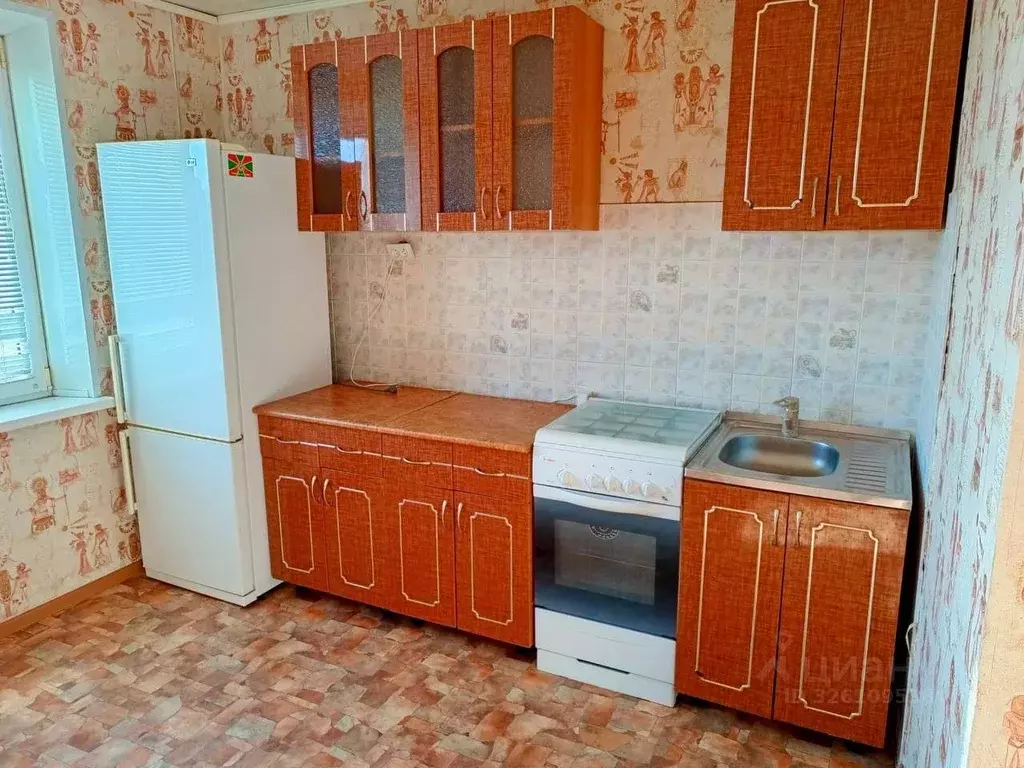 3-к кв. Оренбургская область, Гай Молодежная ул., 81а (64.6 м) - Фото 1