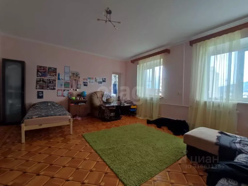 3-к кв. Краснодарский край, Геленджик ул. Орджоникидзе, 11 (90.2 м) - Фото 1