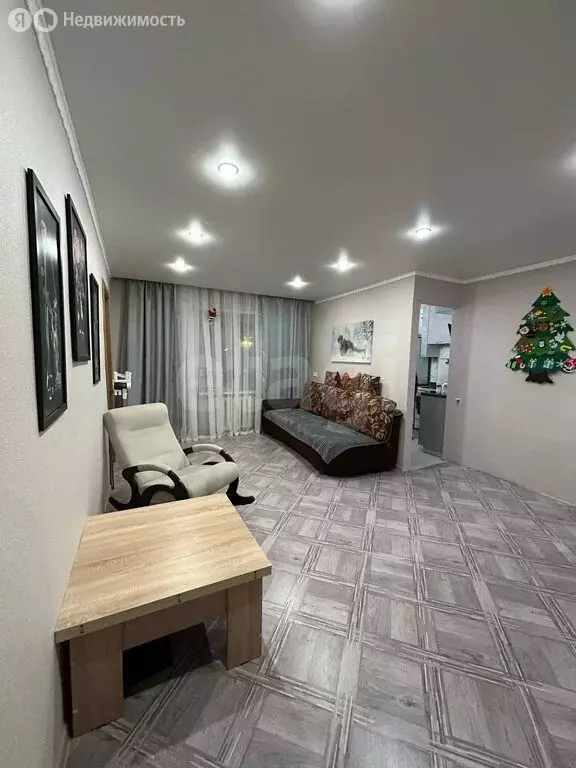 2-комнатная квартира: Новодвинск, улица 50-летия Октября, 42 (44.9 м) - Фото 1