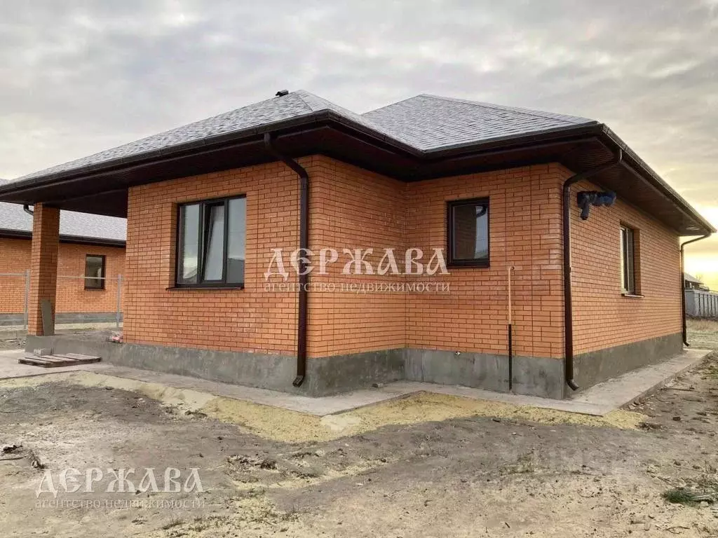 Дом в Белгородская область, Старооскольский городской округ, с. ... - Фото 1