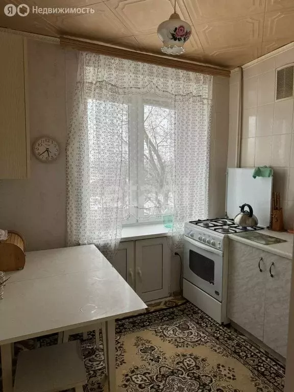 3-комнатная квартира: Алексин, улица Революции, 5В (51.4 м) - Фото 0