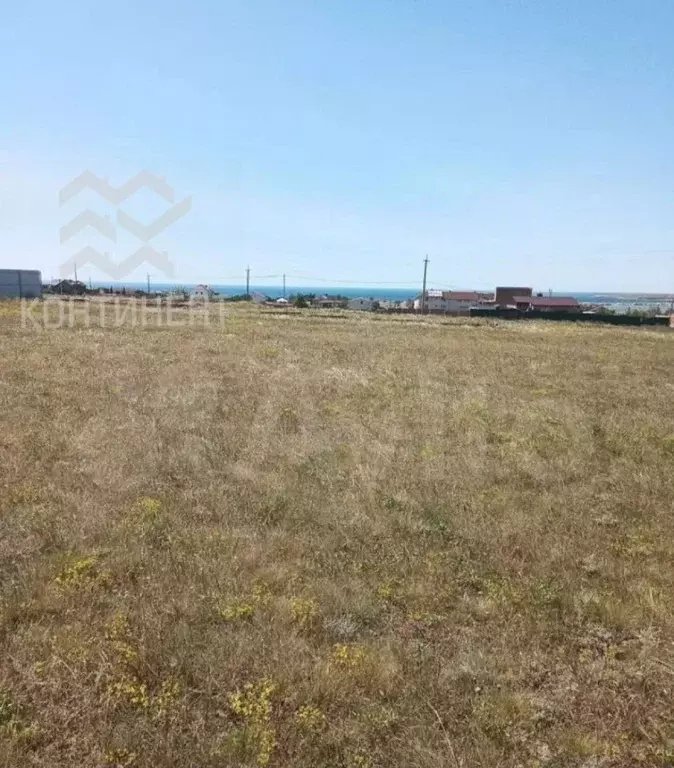 Участок в Крым, Черноморский район, Оленевское с/пос, с. Оленевка ул. ... - Фото 1