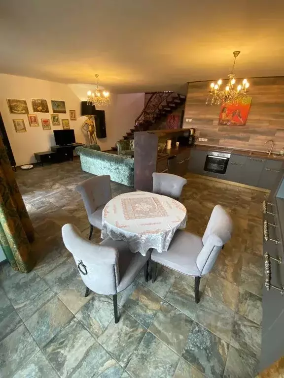 3-к кв. Псковская область, Псков Пароменская ул., 8А (180.0 м) - Фото 2