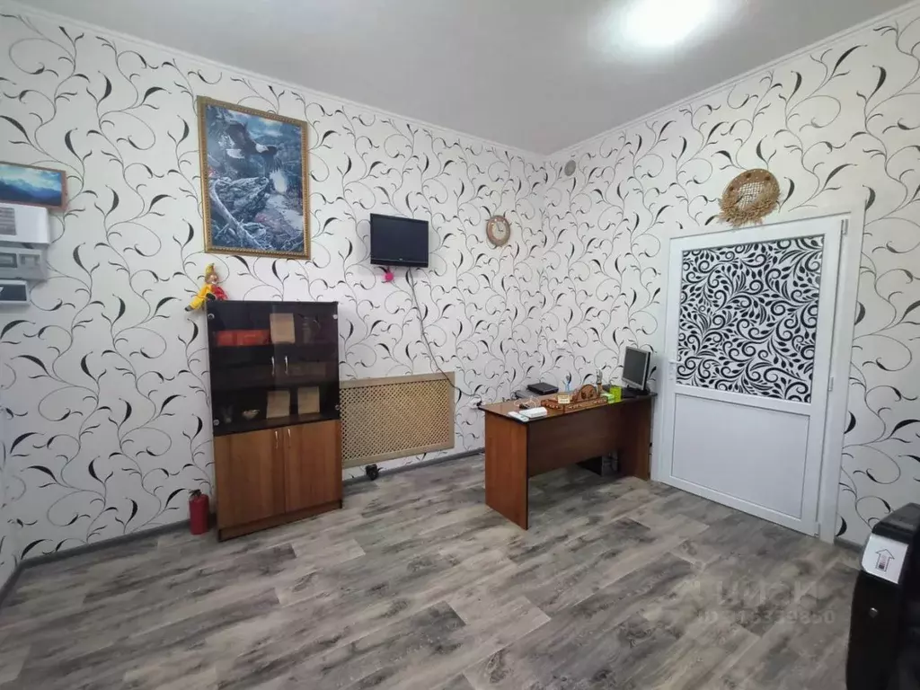 Помещение свободного назначения в Краснодарский край, Лабинск ул. ... - Фото 1