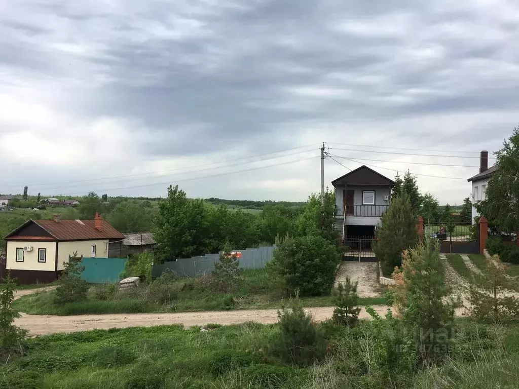 Участок в Саратовская область, д. Долгий Буерак ул. Центральная (20.0 ... - Фото 0