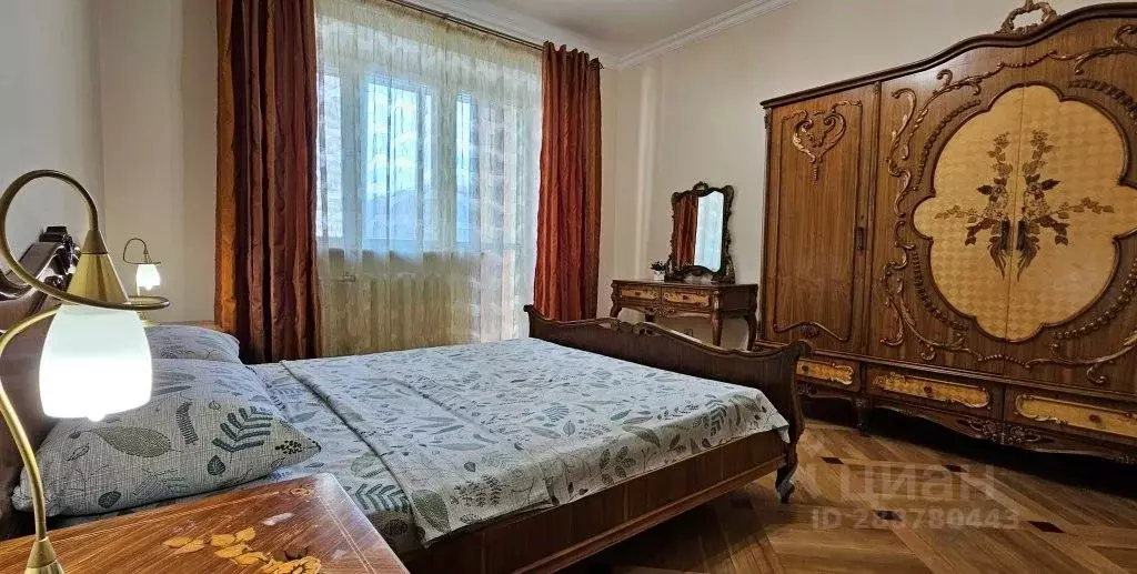 1-к кв. Тюменская область, Тюмень ул. Грибоедова, 13 (90.0 м) - Фото 2