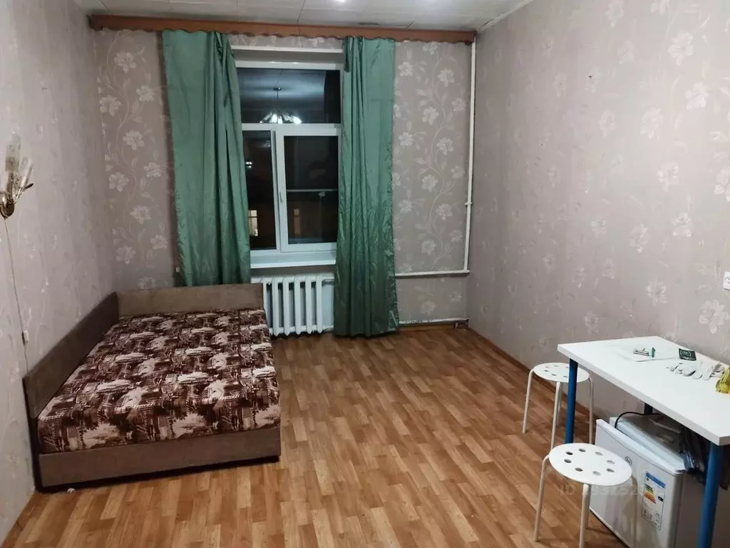 Комната Санкт-Петербург Большеохтинский просп., 22к1 - Фото 0