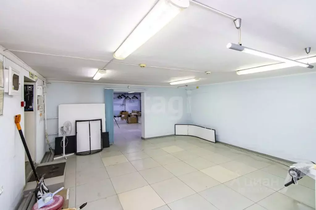 Помещение свободного назначения в Тюменская область, Тюмень ул. ... - Фото 1