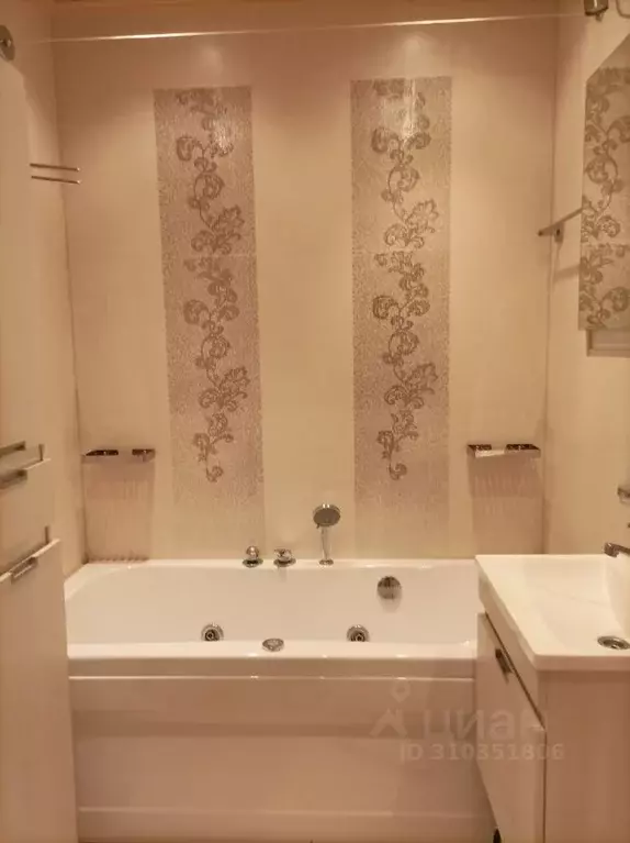 2-к кв. Мурманская область, Мурманск Кильдинская ул., 1 (56.8 м) - Фото 1