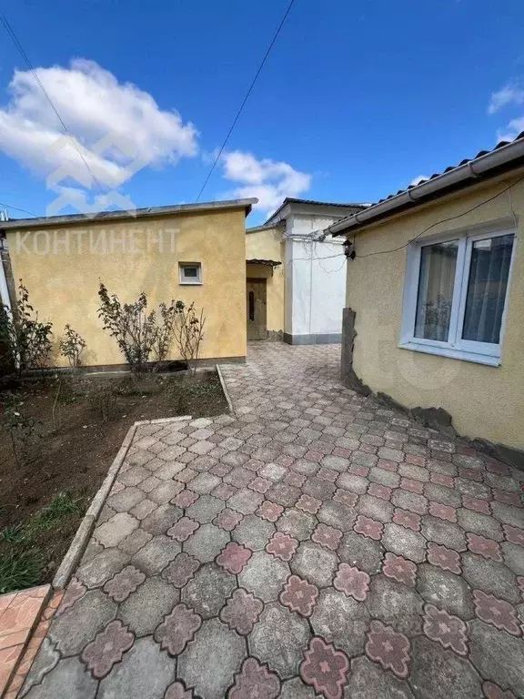 2-к кв. Крым, Саки ул. Кузнецова, 5/16 (59.0 м) - Фото 1