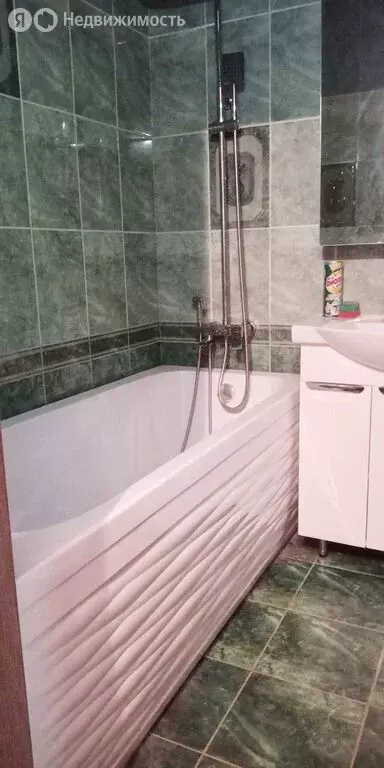 1-комнатная квартира: Чебоксары, улица Правая набережная Сугутки, 1 ... - Фото 1