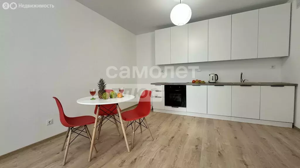 2-комнатная квартира: Екатеринбург, Золотистый бульвар, 17 (56.6 м) - Фото 1