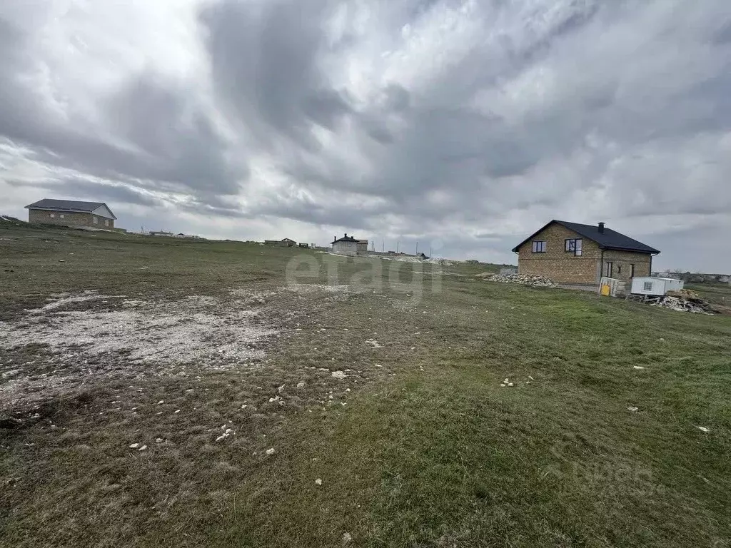 Участок в Крым, Симферопольский район, с. Трудовое ул. ... - Фото 0