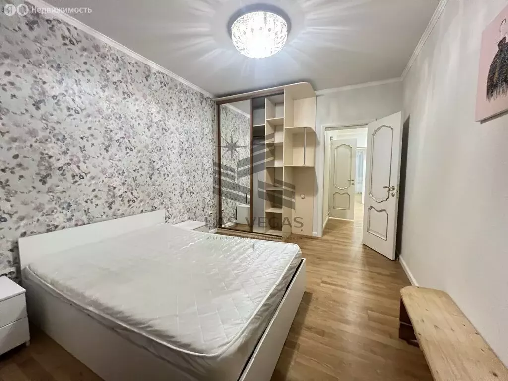 1-комнатная квартира: Казань, улица Четаева, 30 (65 м) - Фото 1