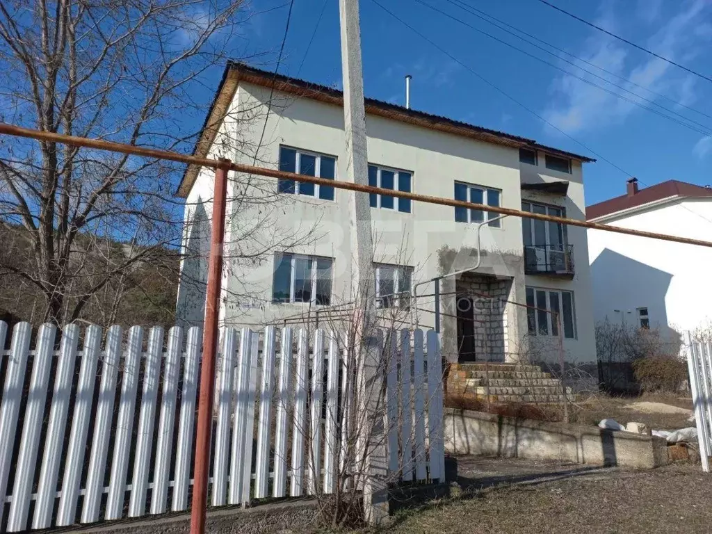 Дом в Крым, Бахчисарайский район, Куйбышево пгт ул. Старателей, 7 (300 ... - Фото 1