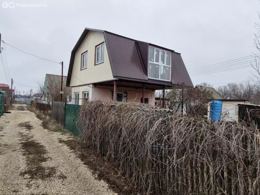 Дом в Саратовская область, муниципальное образование Энгельс, СНТ ... - Фото 0