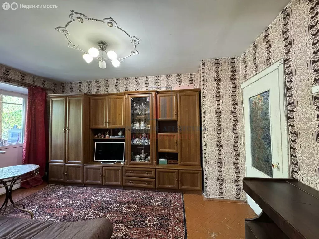 2-комнатная квартира: Серпухов, Текстильная улица, 9/3 (42 м) - Фото 1