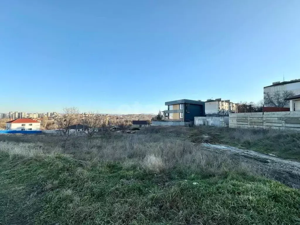 Участок в Крым, Симферопольский район, с. Мирное ул. Белова (6.5 сот.) - Фото 1