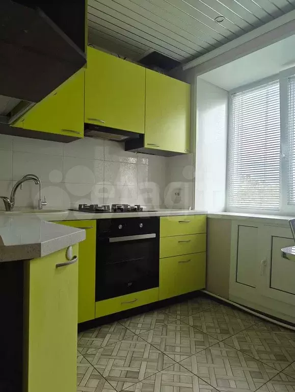 3-к. квартира, 54 м, 5/5 эт. - Фото 0