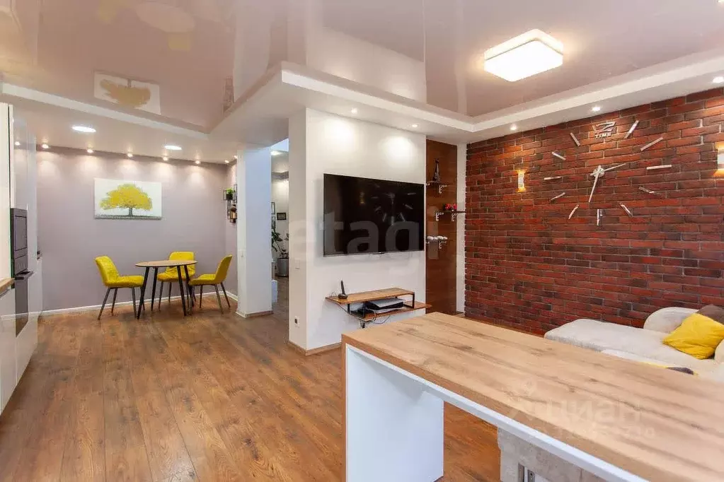 Таунхаус в Ханты-Мансийский АО, Сургут пос. Черный Мыс, ул. Зеленая ... - Фото 1