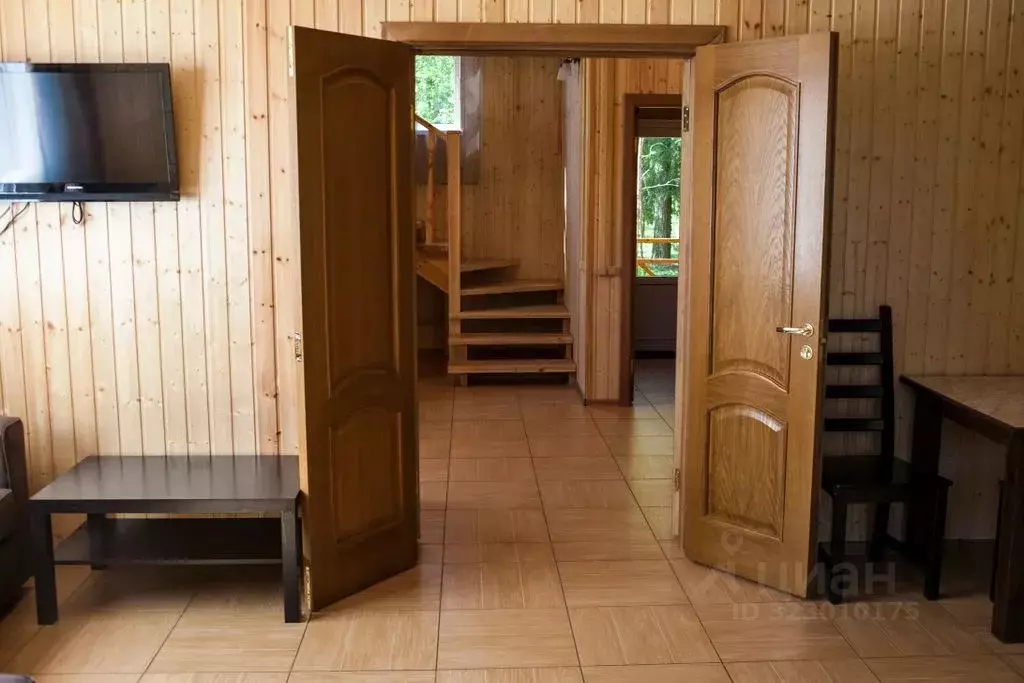 Дом в Ленинградская область, Выборгский район, пос. Первомайское  (202 ... - Фото 2