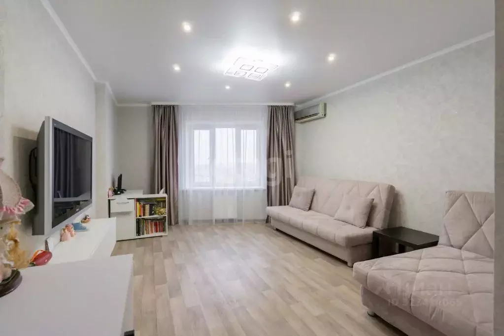 2-к кв. Татарстан, Набережные Челны ул. Академика Королева, 37 (71.5 ... - Фото 0