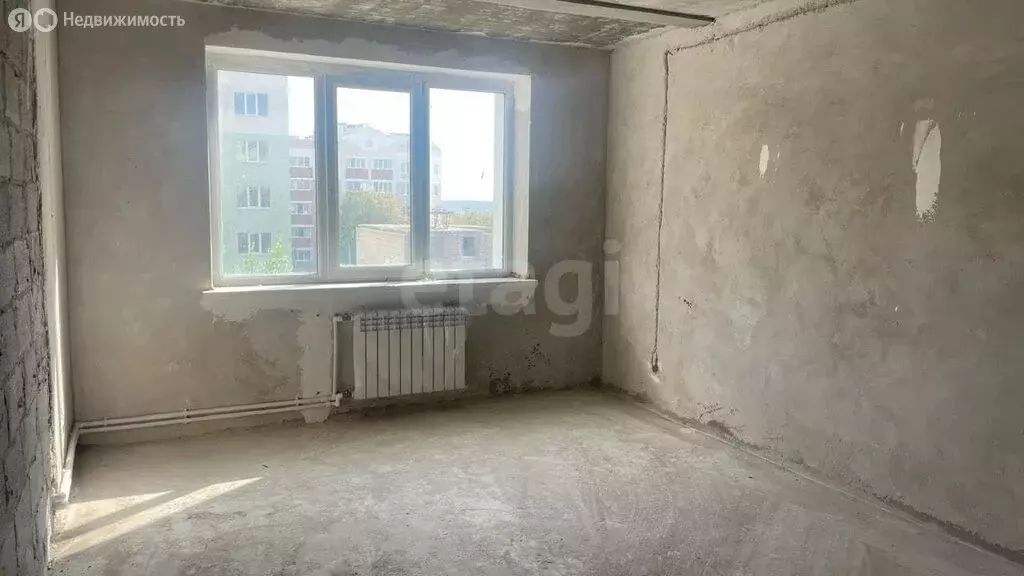 1-комнатная квартира: посёлок городского типа Петра Дубрава, улица ... - Фото 0